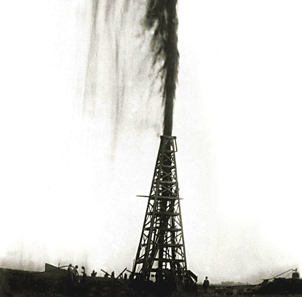 Oil well "gusher" at Spindletop, Beaumont, Texas in 1901.